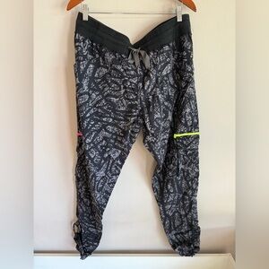 Zumba Fitness Black and Gray Patterned Pants XL